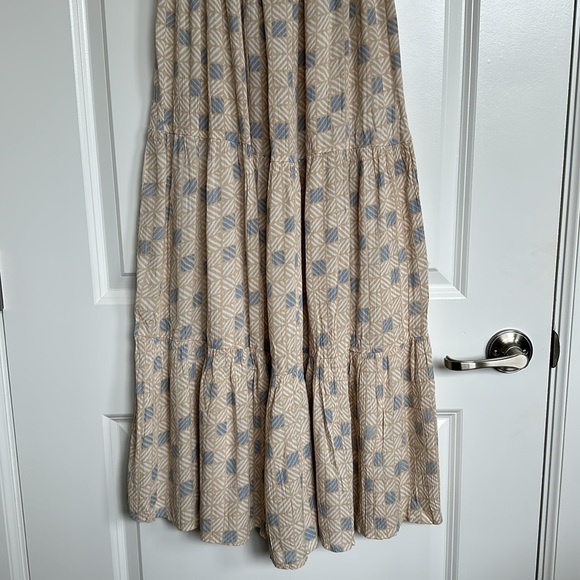 Sincerely Jules Maxi Dress XS Women's Sleeveless Tiered Beige Blue Geo Buttons - Picture 4 of 12